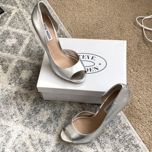 Steve Madden silver open toe heels sz 9 worn twice